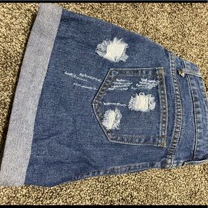 NWOT bought from the Buckle. Size small. Which equals a 4 to 6 US size